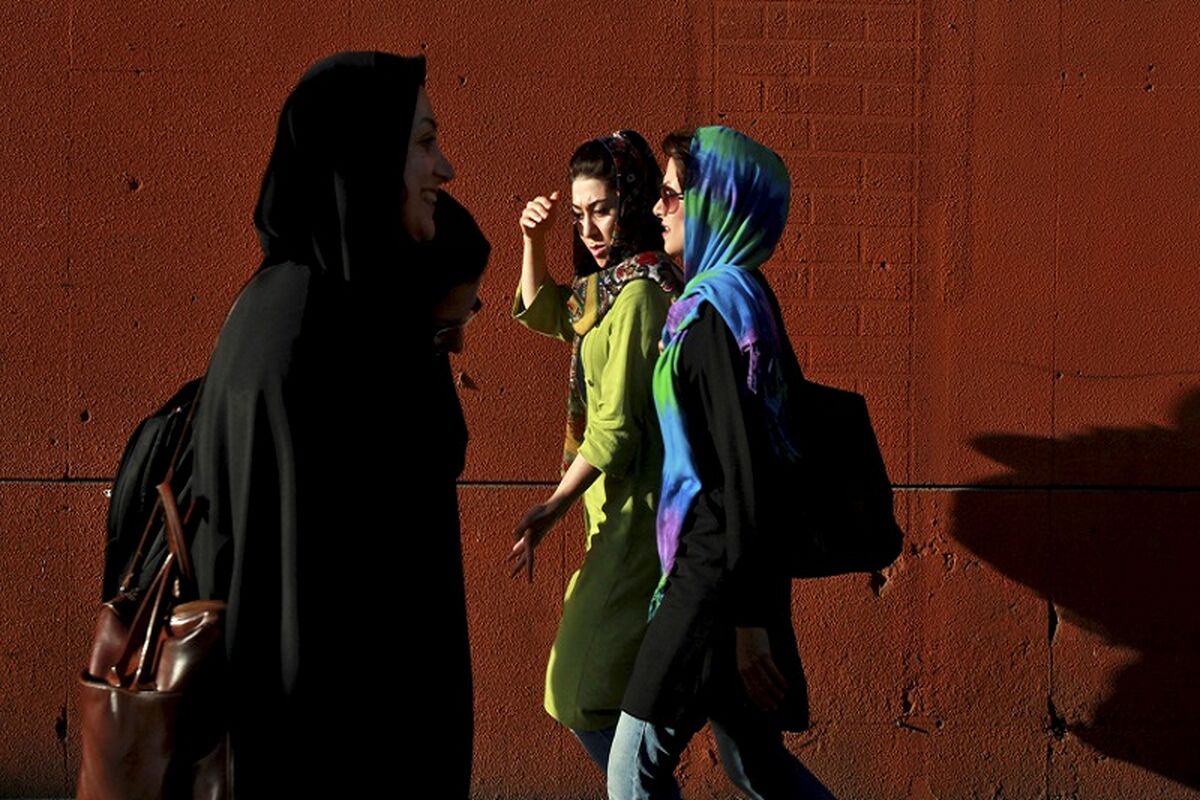 نماینده مجلس: بحث کشف حجاب را در کشور جمع می‌کنیم