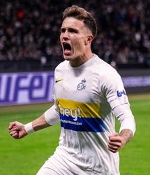 فوتبالیست دورگه: مدارک ایرانی ندارم!