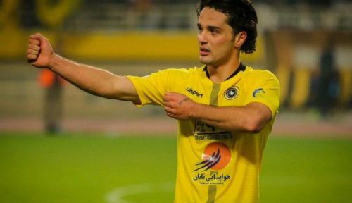 مدافع جنجالی سپاهان به سیم آخر زد!
