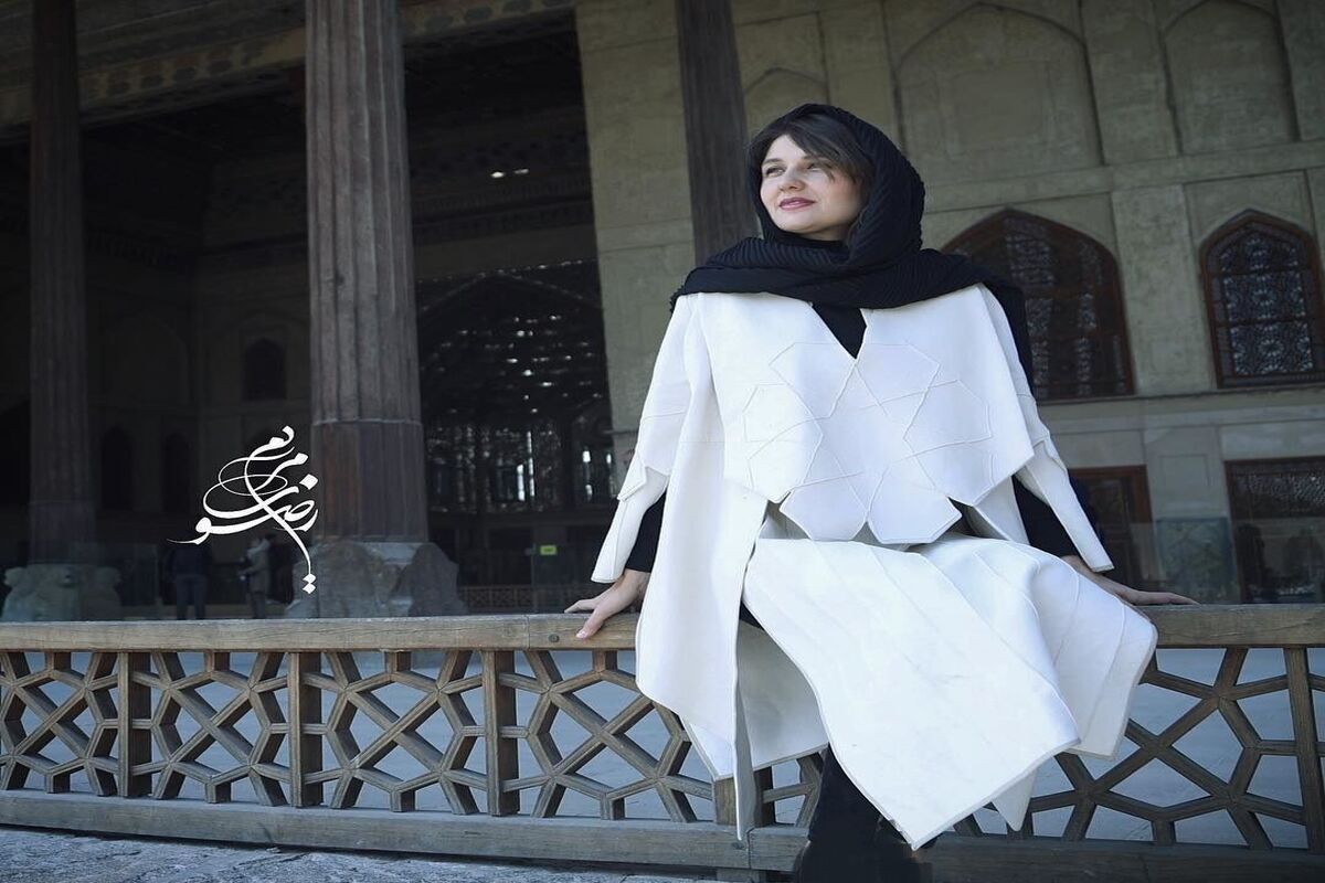  گلوریا هاردی در حرم امام رضا (ع)/ عکس