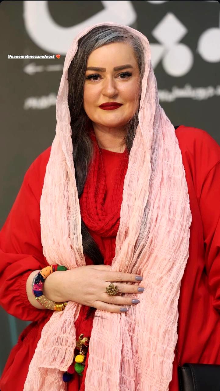  نعیمه نظام‌دوست با لباس مجلسی و آرایش غلیظ/ عکس