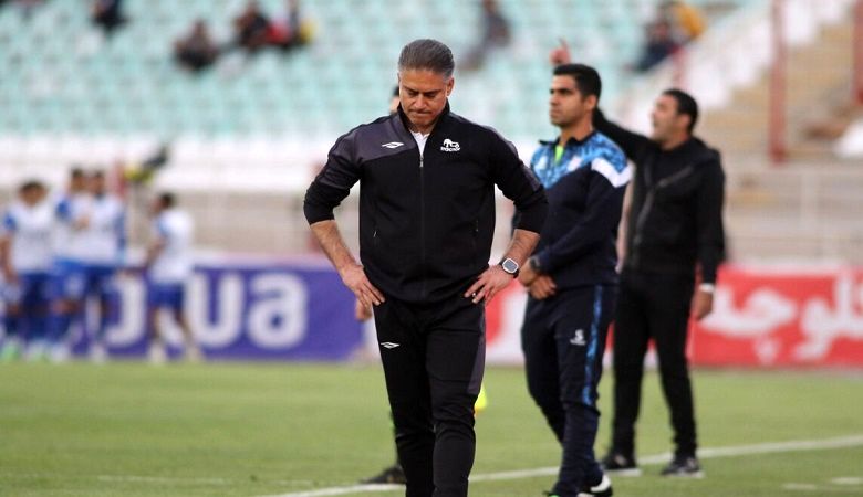 ژست غم انگیز حمید مطهری از نتیجه بازی با استقلال/ عکس