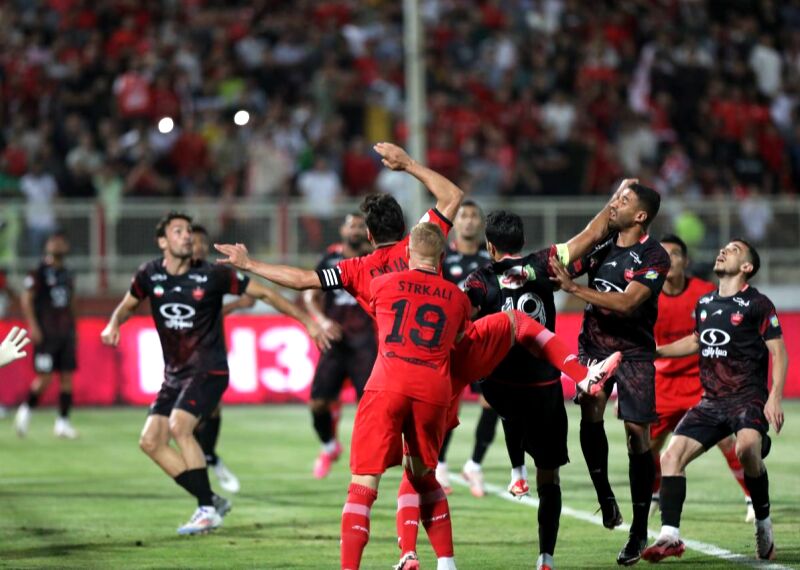 لحظه به لحظه بازی پرسپولیس 1 - تراکتور 0 ؛ فینال زودرس در قلب ورزشگاه آزادی