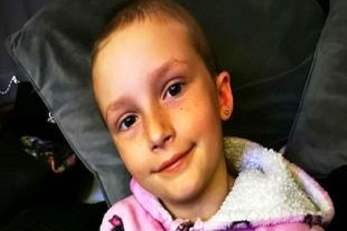 ترس از کرونا باعث کچل شدن دختر نوجوان شد