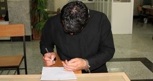 گریه و زاری کشتی گیر جوان پس از قتل در یک ساندویچی