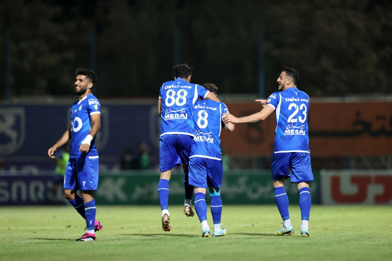 استقلال صدرنشین لیگ سقف بودجه!