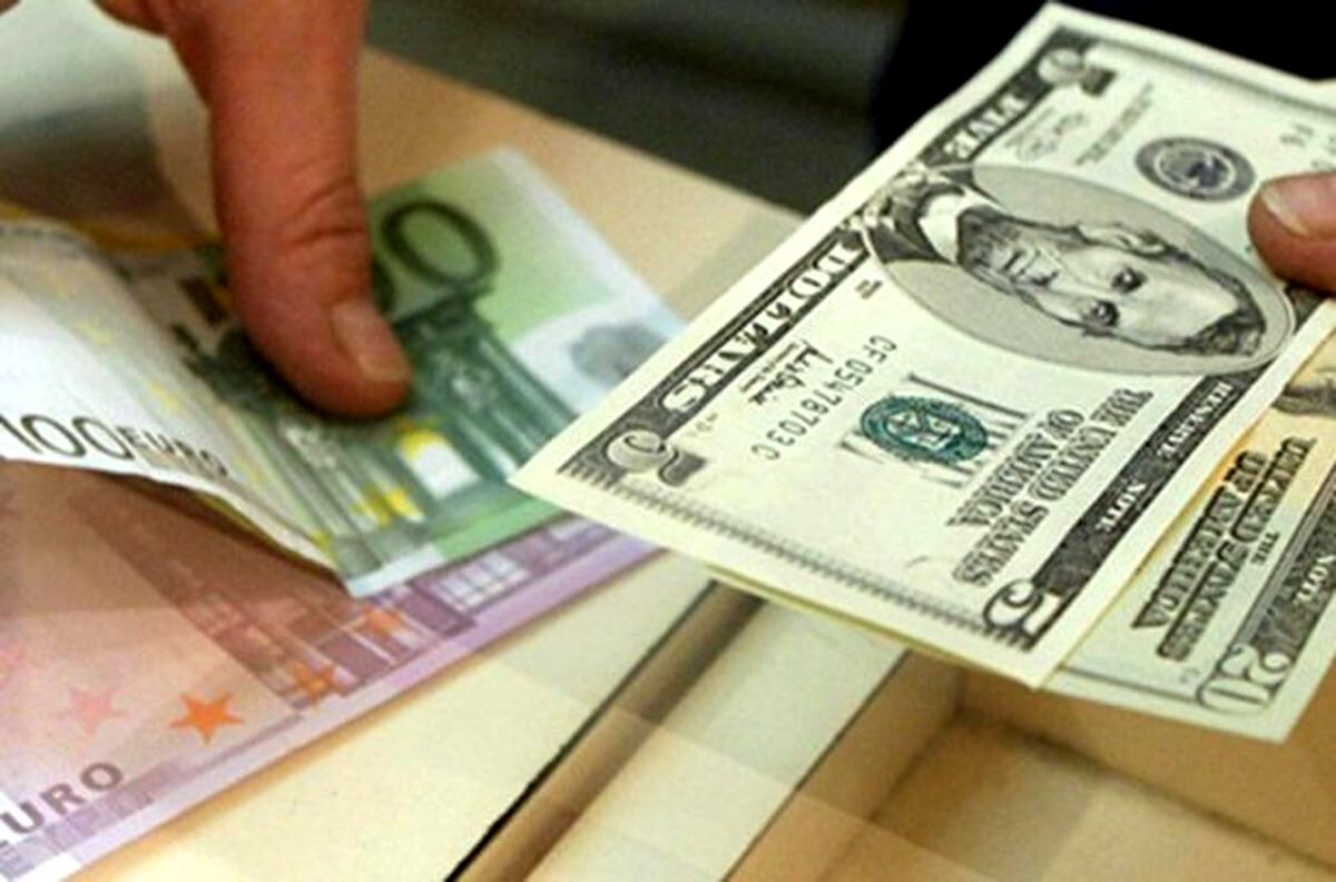 کاهش نرخ رسمی ۱۴ ارز | فهرست قیمت‌های جدید در ۲۱ فروردین ۱۴۰۲