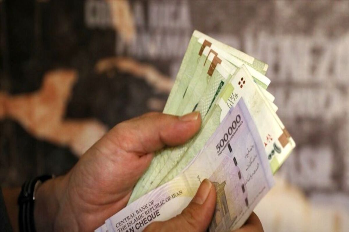 تبعیض در افزایش حقوق؛ فقط کارگران نباید مشمول ترمیم حقوق شوند؟