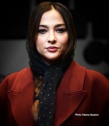 آناهیتا درگاهی با تیپ لب ساحلی/ عکس