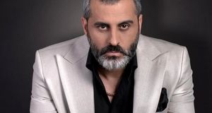 چشمان ورم کرده علیرام نورایی/ عکس