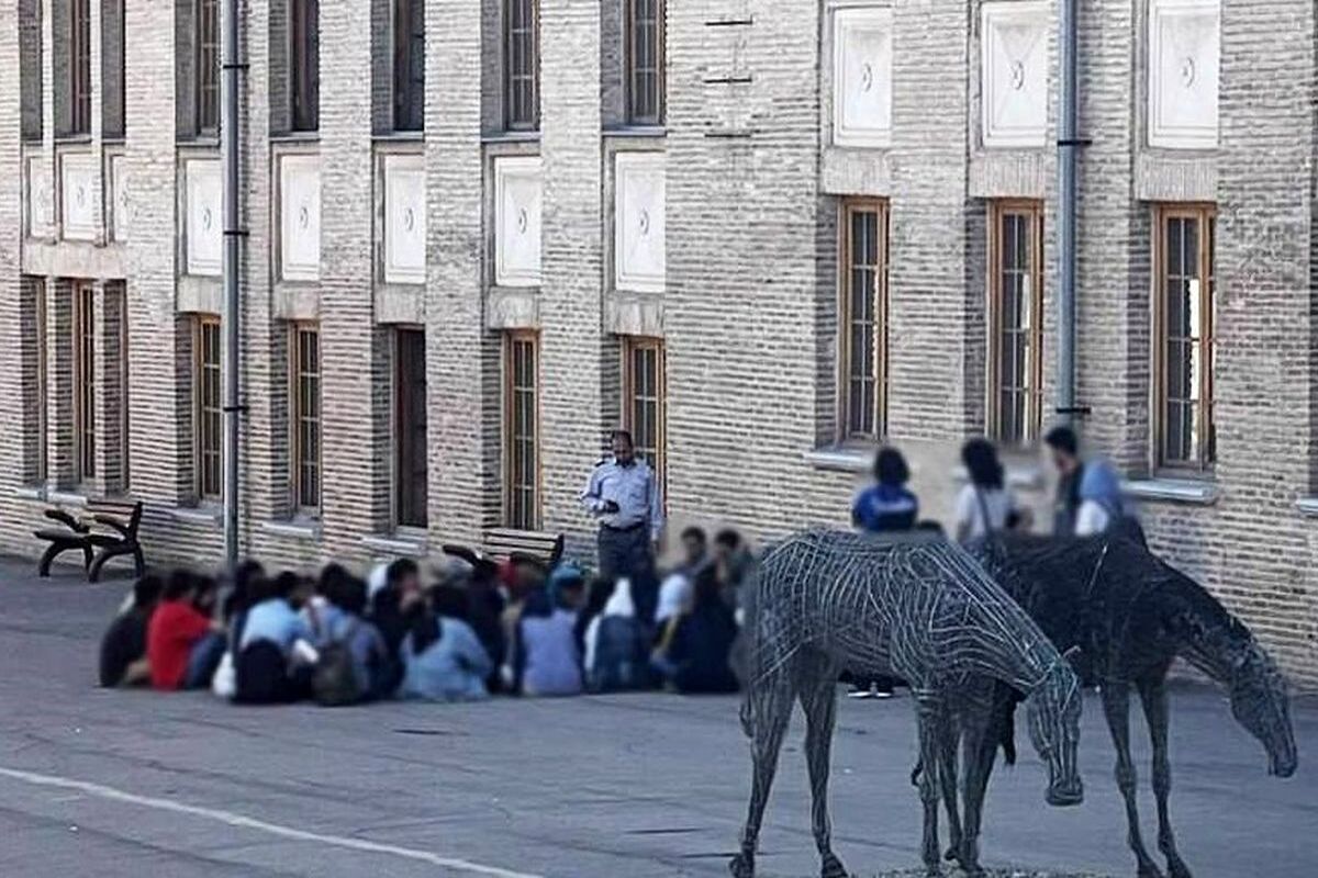 لباس شخصی ها در اطراف دانشگاه هنر پردیس/ بازداشت 10 دانشجوی این دانشگاه 