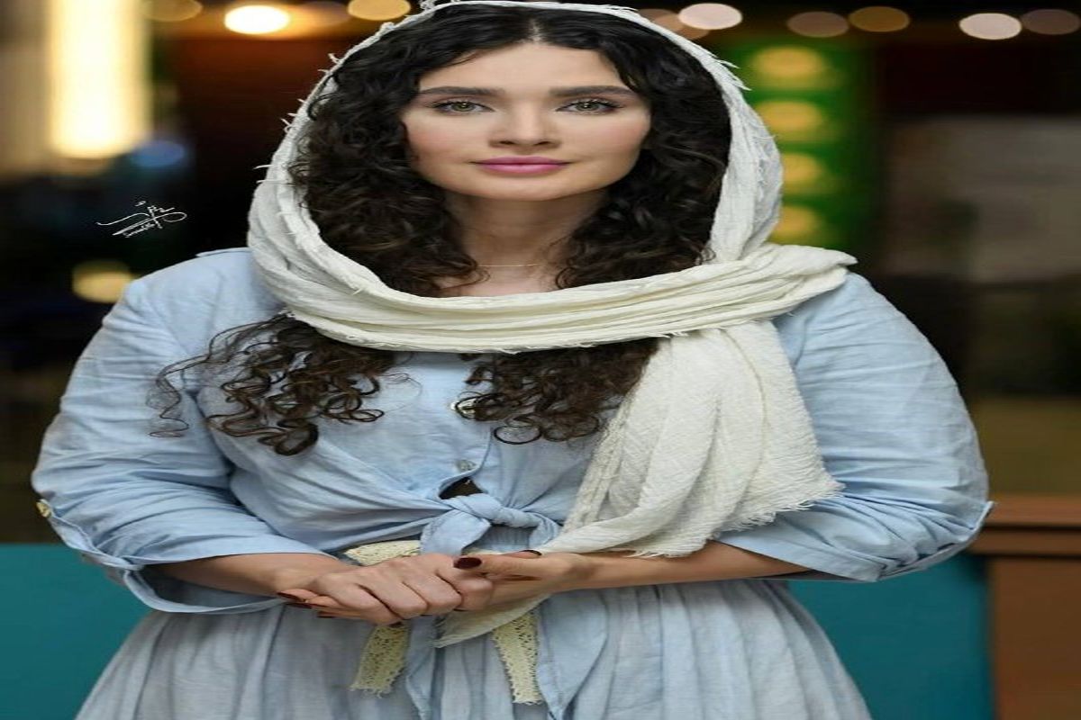 ساناز سعیدی بازیگر سریال فریبا با استایل جنجالی پیدایش شد/ عکس