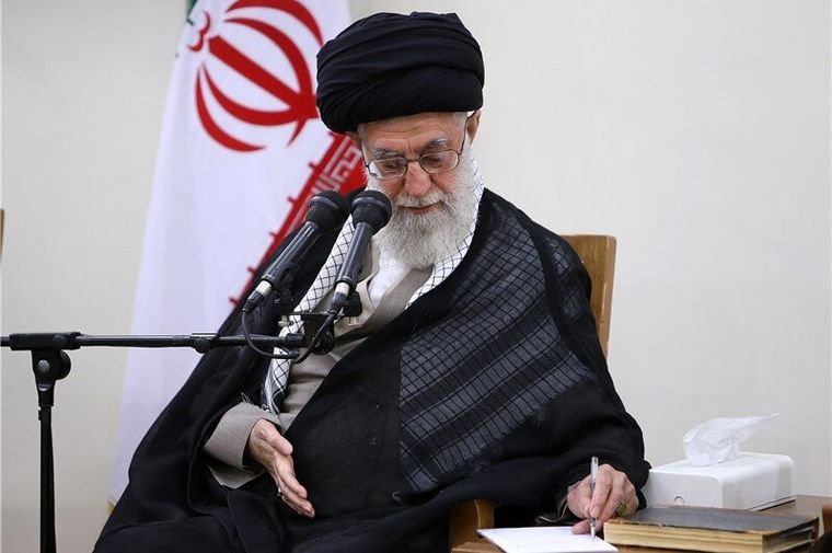 موافقت رهبر انقلاب با تمدید عضویت اعضای هیات‌ امنای کمیته امداد