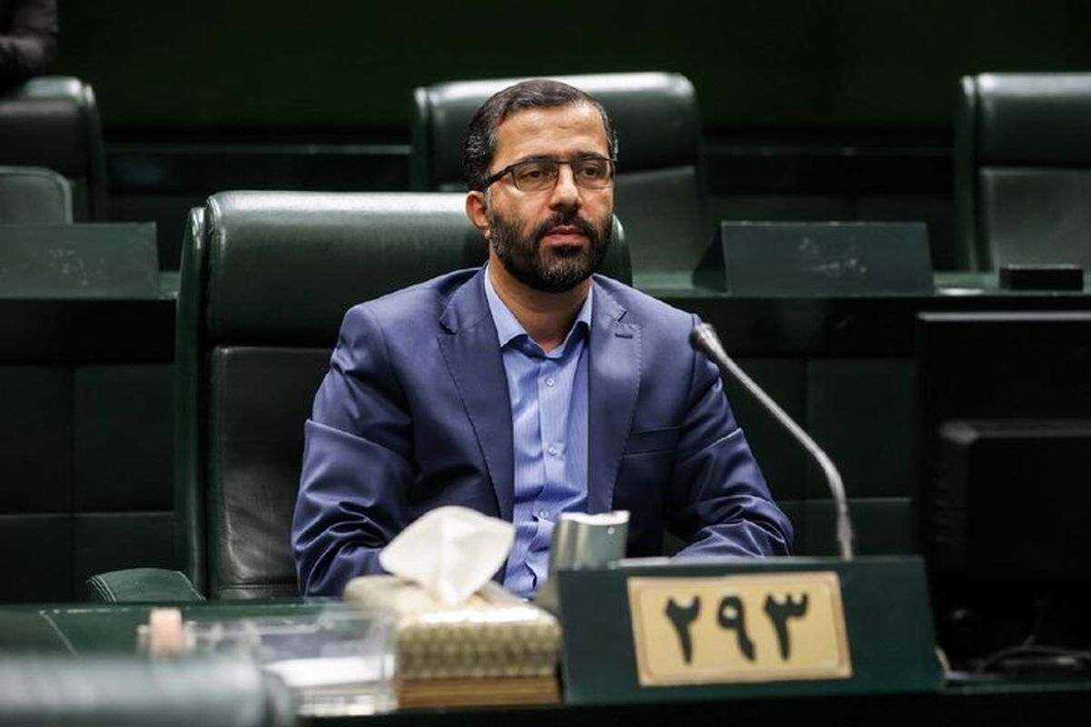 عضو ارشد مجلس: ساخت بمب اتم بررسی میشود