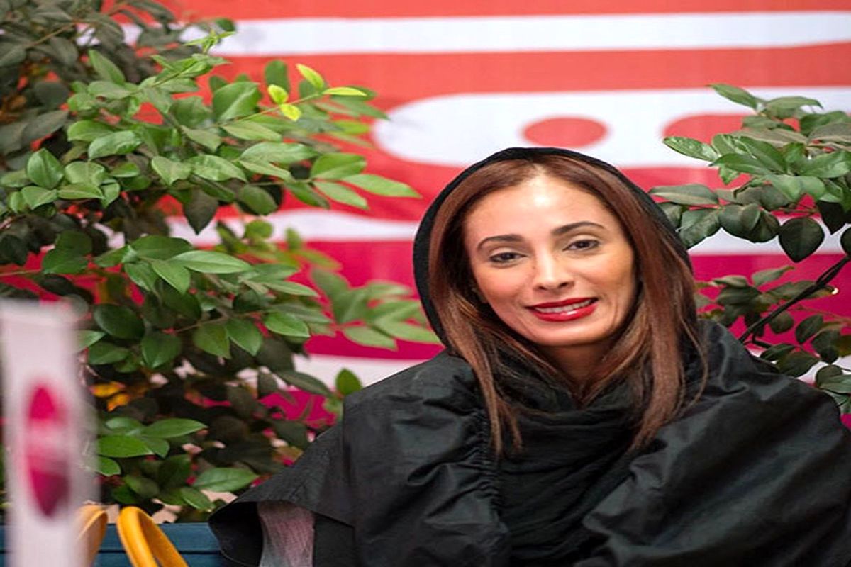 سحر زکریا باز قاطی کرد و همه را به فحش بست!/ عکس