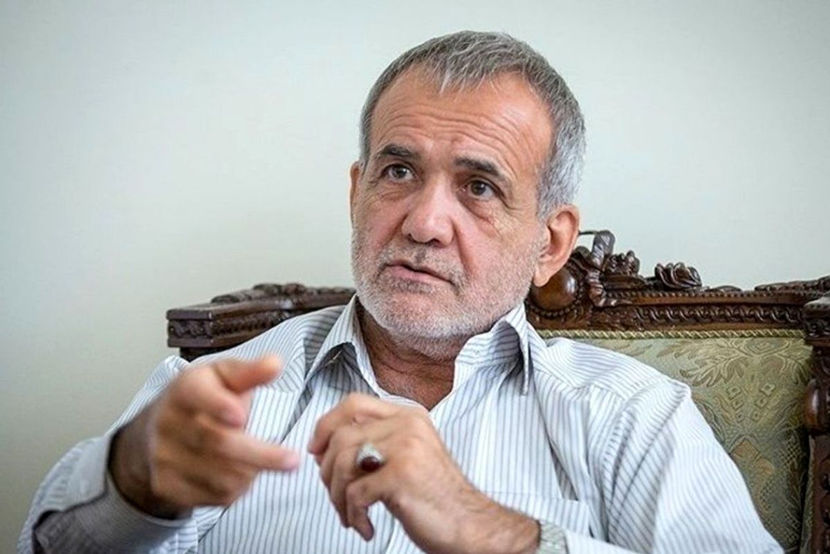 پوستر تبلیغاتی این نامزد ریاست جمهوری که بیشتر به ضررش شد
