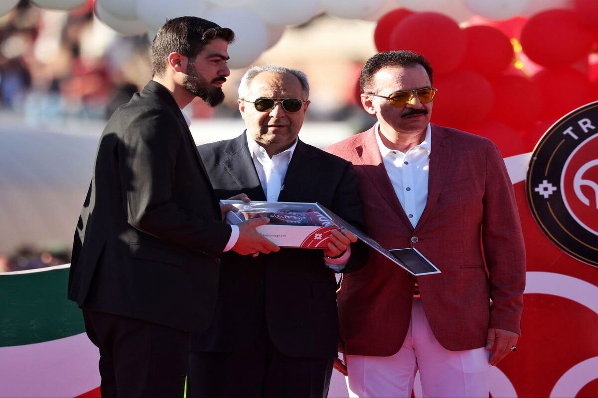 قدردانی فرزند امام جمعه فقید تبریز از زنوزی!