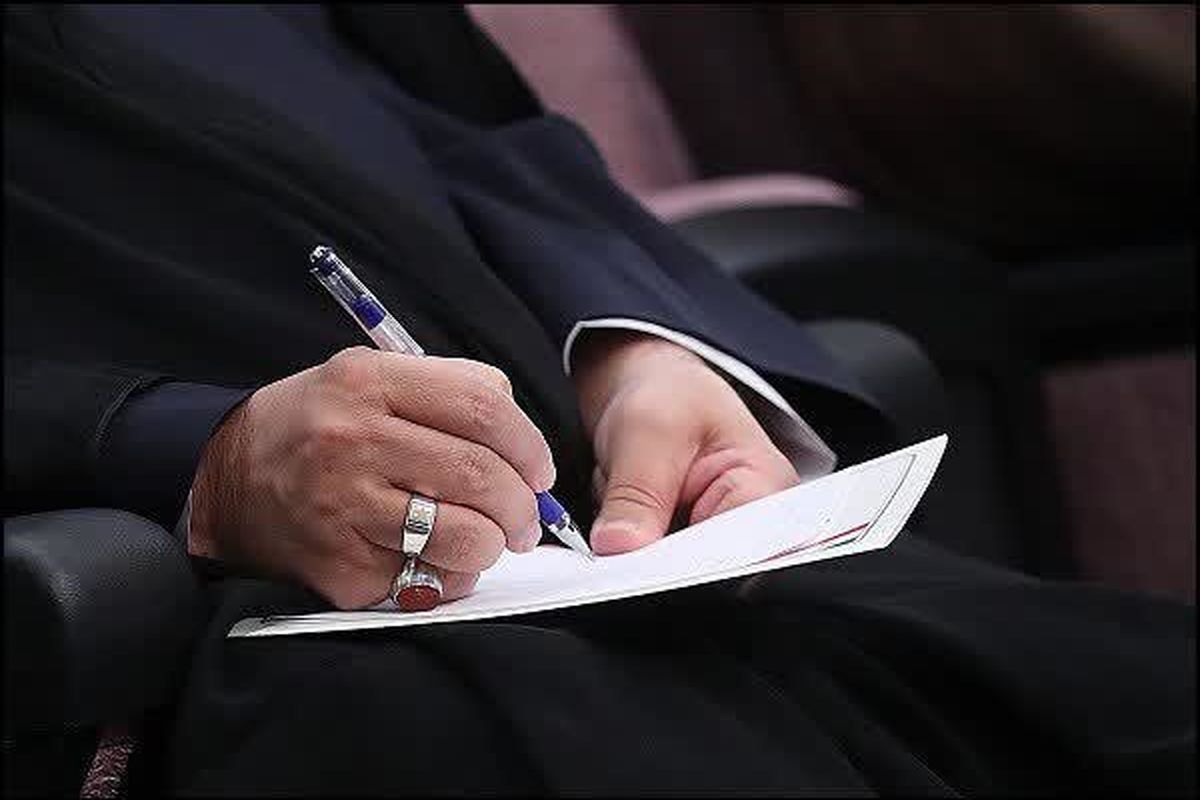 فیلمی غم انگیز از لحظه پیدا شدن انگشتر رئیس جمهور در محل سانحه که اشک کاربران را در آورد