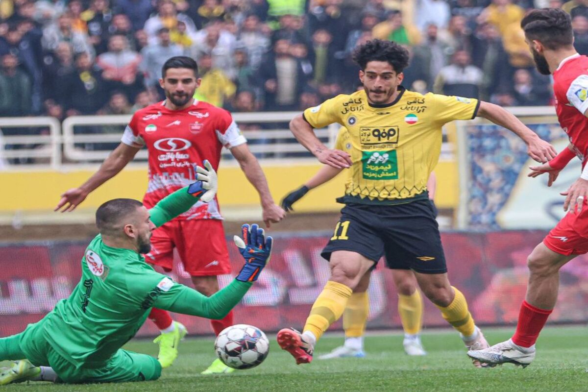 ضربه سپاهان به پرسپولیس/ اقدام ناگهانی علیه توافق سرخ‌ها با لژیونر ملی‌پوش
