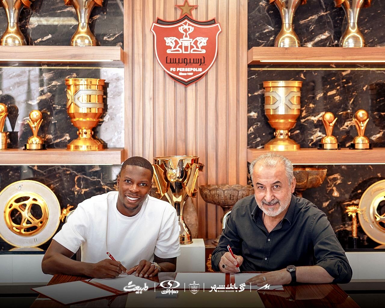پشت پرده جذب مهاجم خارجی پرسپولیس فاش شد

