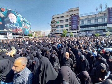 علت حضور خودروهای آپ‌پاش در مراسم امروز تشییع پیکرشهدای خدمت چه بود؟/ عکس