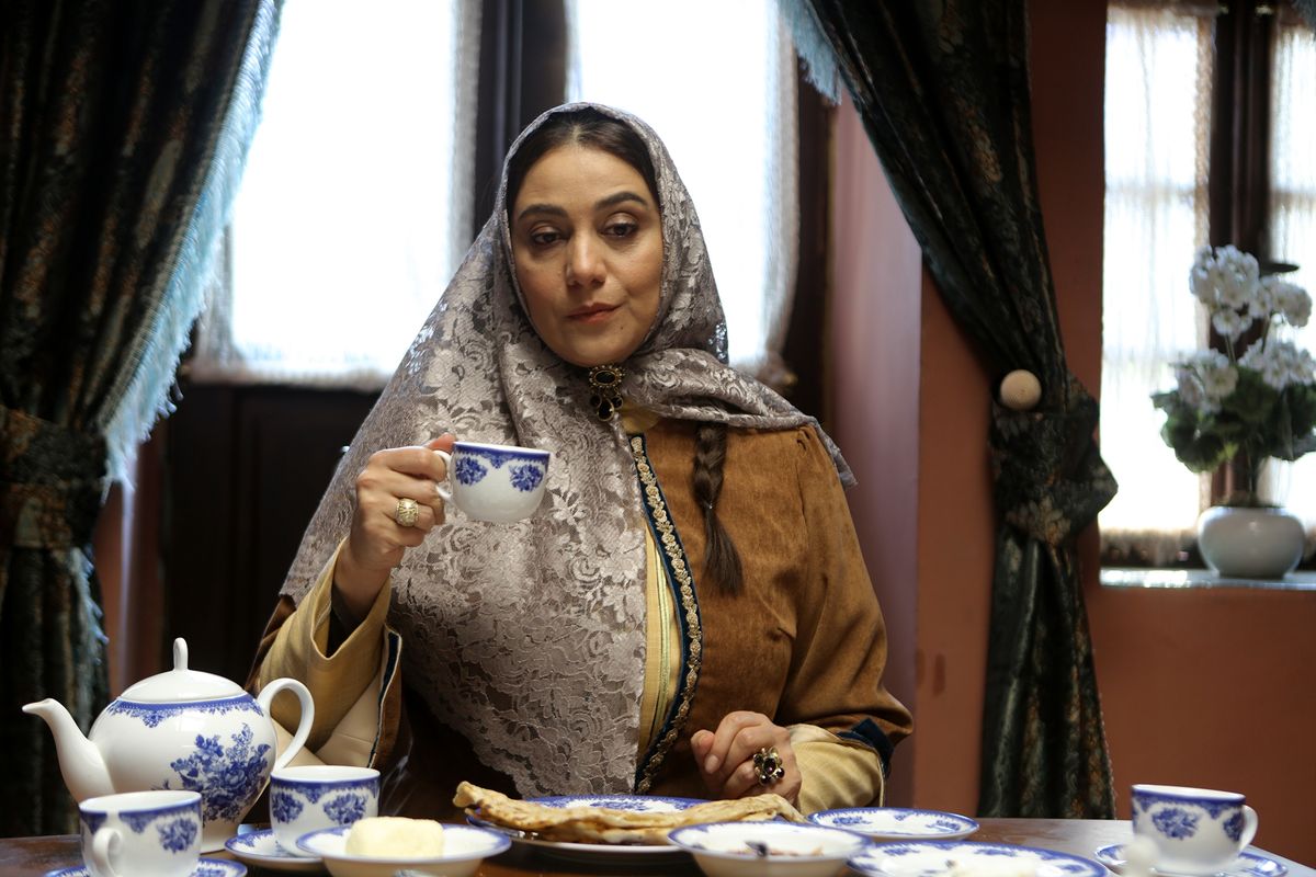 شبنم مقدمی خودش را بغل کرد/ عکس
