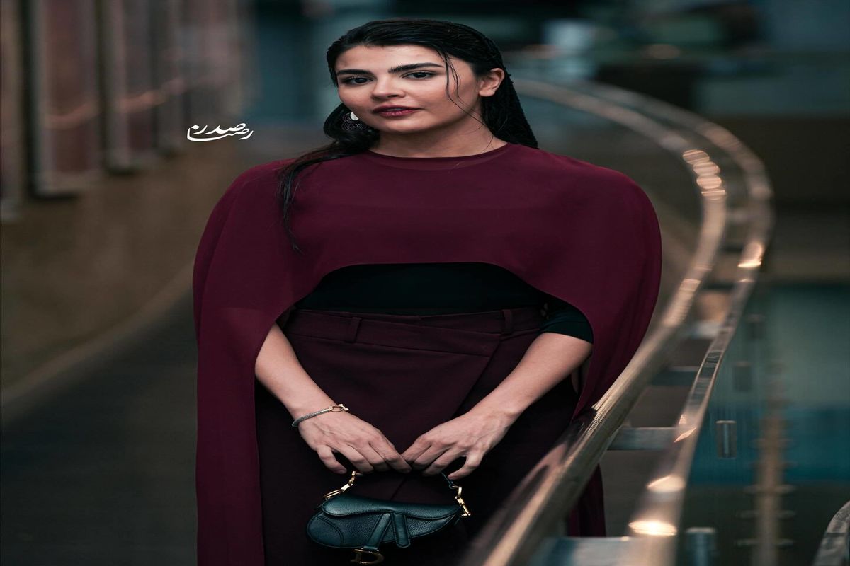 رز ایزدی با استایلی متفاوت در یک مراسم سینمایی