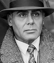 مهرانه مهین‌ترابی ۳۸ ساله و جمشید هاشم‌پور در اوج جوانی