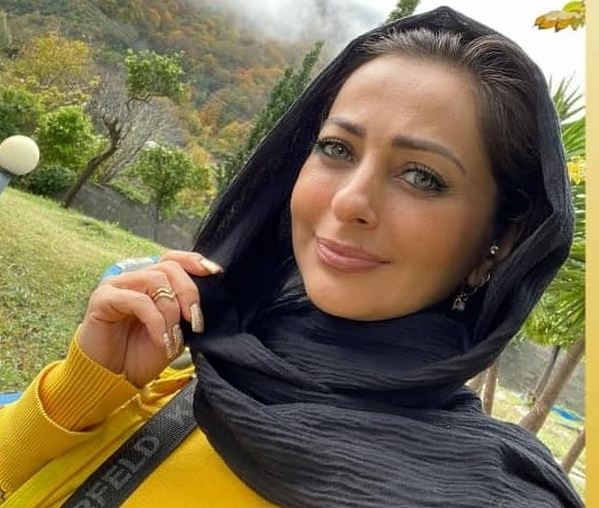 نفیسه روشن با حال و هوای قشنگ در حرم/ عکس
