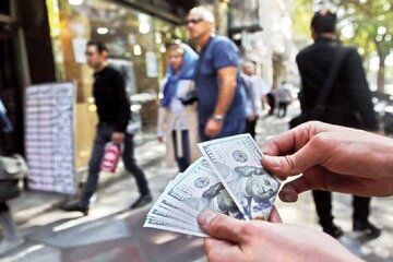 پیش‌بینی جالب کیهان درباره تغییرات قیمت ارز در روزهای آتی 