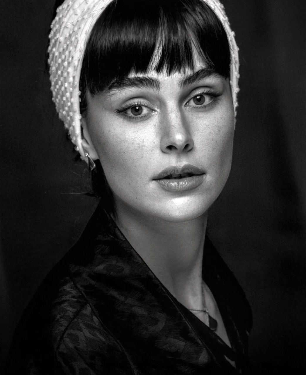 استایل پاییزی لاله مرزبان در آسانسور/ عکس