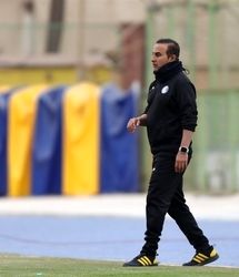 مربی استقلال خوزستان:به کسی باج نمی‌دهم؛قربانی خودش را جمع و جور کند