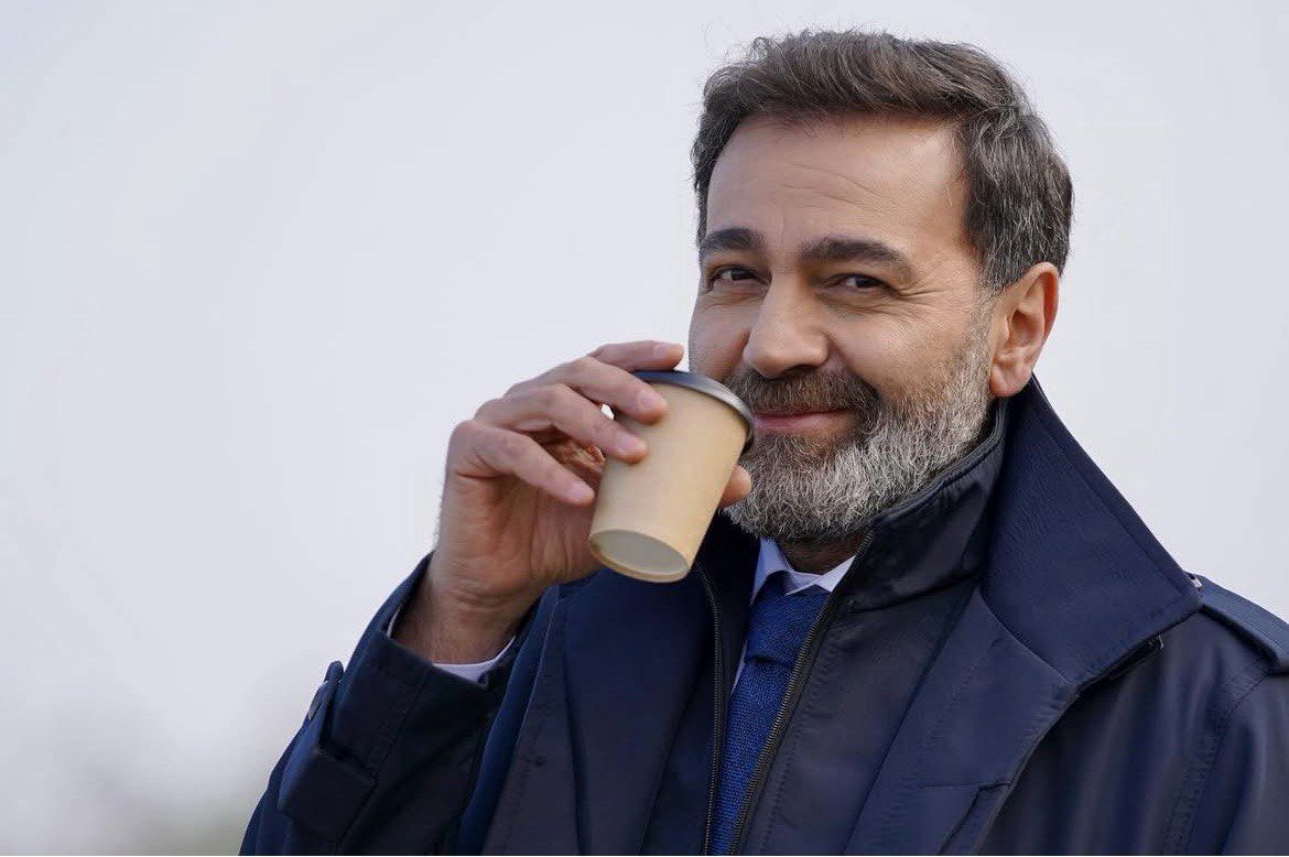 آرش مجیدی بازیگر سریال «جزر و مد» با همسر و دخترش/ عکس