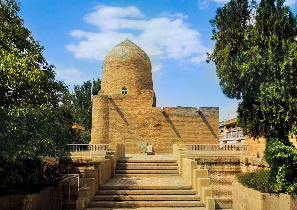 پرتاب کوکتل مولوتف به مقبره استر و مردخای در شهر همدان/ ماجرا چیست؟ 