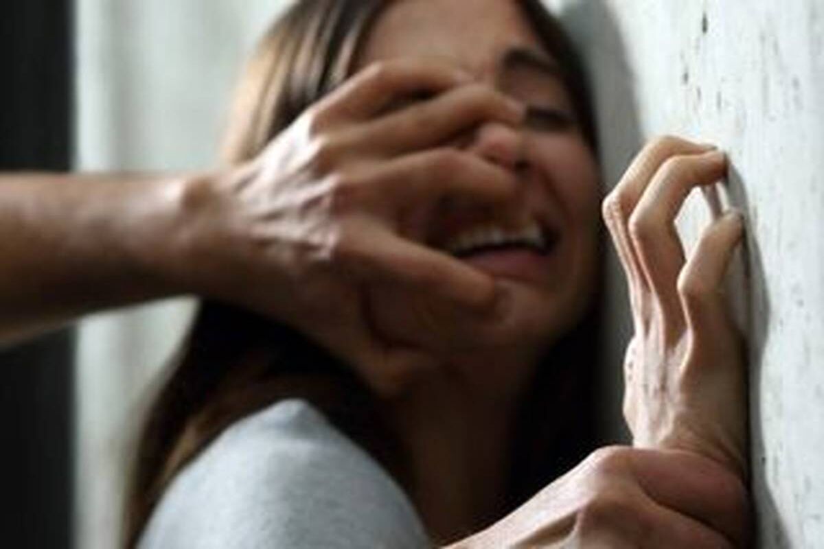 حادثه وحشتناک برای یک دختر/ستاره لیگ برتری به من تجاوز کرد و فیلم گرفت!