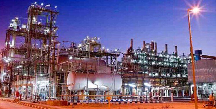 پس لرزه انتشار فیش حقوق های نجومی؛ مدیرعامل پتروشیمی امیرکبیر برکنار شد!