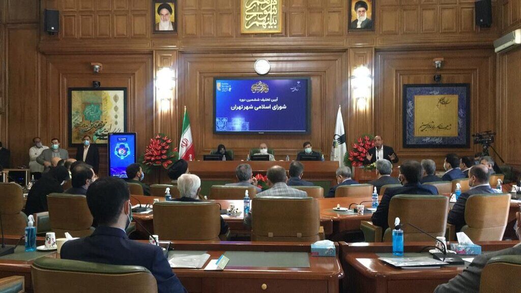 شهرداری تهران در موضوع آلودگی هوا منفعل نبود/انتقاد از تعطیل نشدن مدارس و ادارت