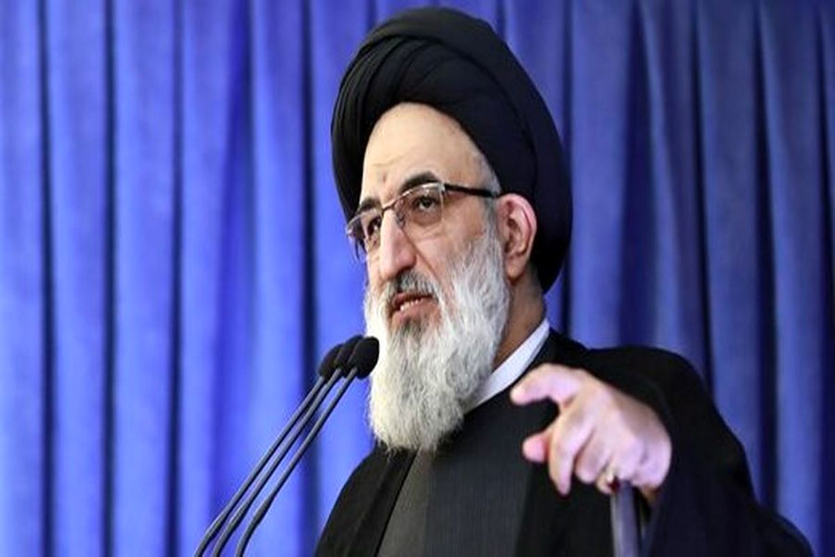 انتقاد امام جمعه کرج از دولت: چرا افراد مسئله‌دار را به کار گرفتید؟