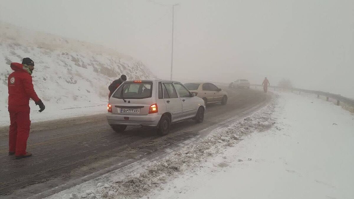 آماده باش امدادگران / برف و کولاک در راه است