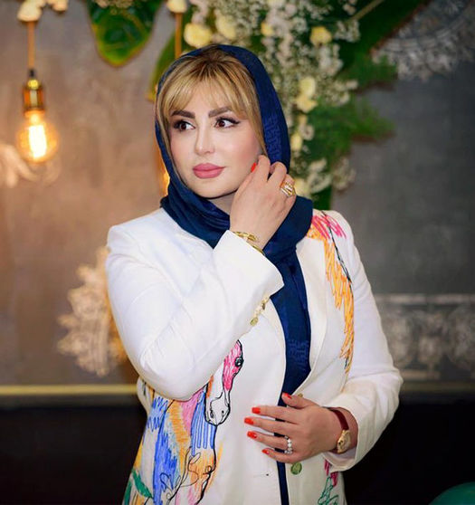 نیوشا ضیغمی از خجالت فریبا نادری درآمرد!/ عکس