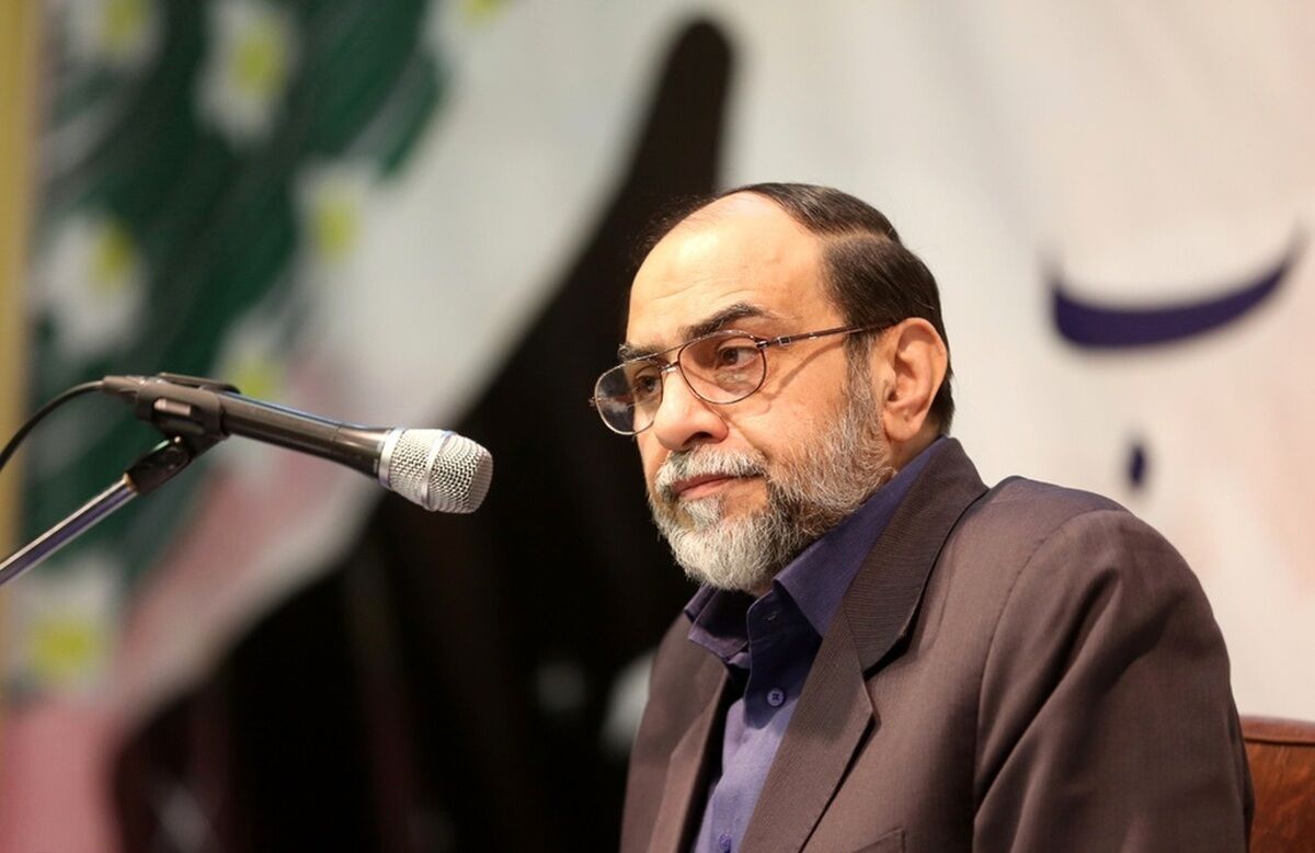 رحیم‌پور ازغدی: با زنان زیبایی که اهل فرزندآوری نیستند ازدواج نکنید / اینکه می‌گویند بچه نیاورید الا اینکه بدانید درست تربیت می‌شود، اشتباه است / کشورهای اروپایی بقیه ملت‌ها را به قطع نسل تشویق می‌کنند؛ می‌گویند دختر زیر ۱۸ سال کودک است
