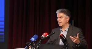 معاون وزیر بهداشت خبر فوت صابر کاظمی را تکذیب کرد