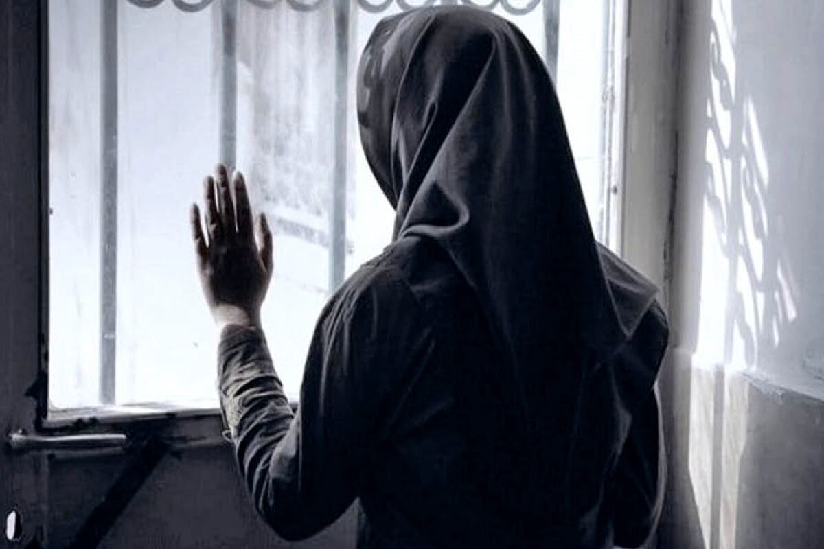 برای مشاوره رفتم که زندگیم سیاه شد/ تصاویر زشت و زننده مرا برای همسرم فرستاد