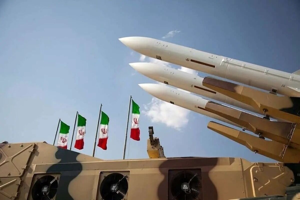 فرمانده کل ارتش: انفجار در اصفهان حمله هوایی به چند شیء پرنده بود