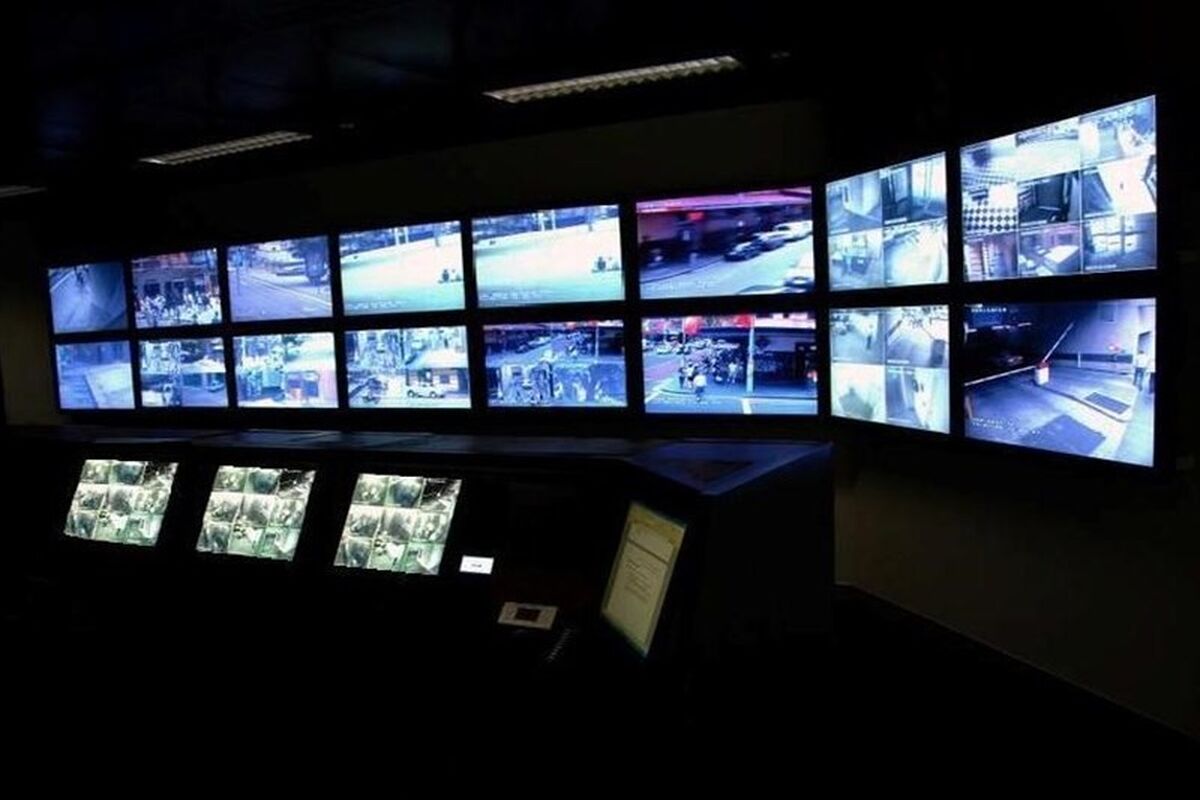 آخر هفته تلویزیون با طنازی بازیگران