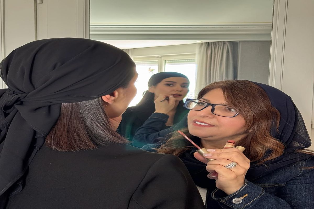 پشت صحنه مراحل میکاپ شدن پریناز ایزدیار در کن/ فیلم