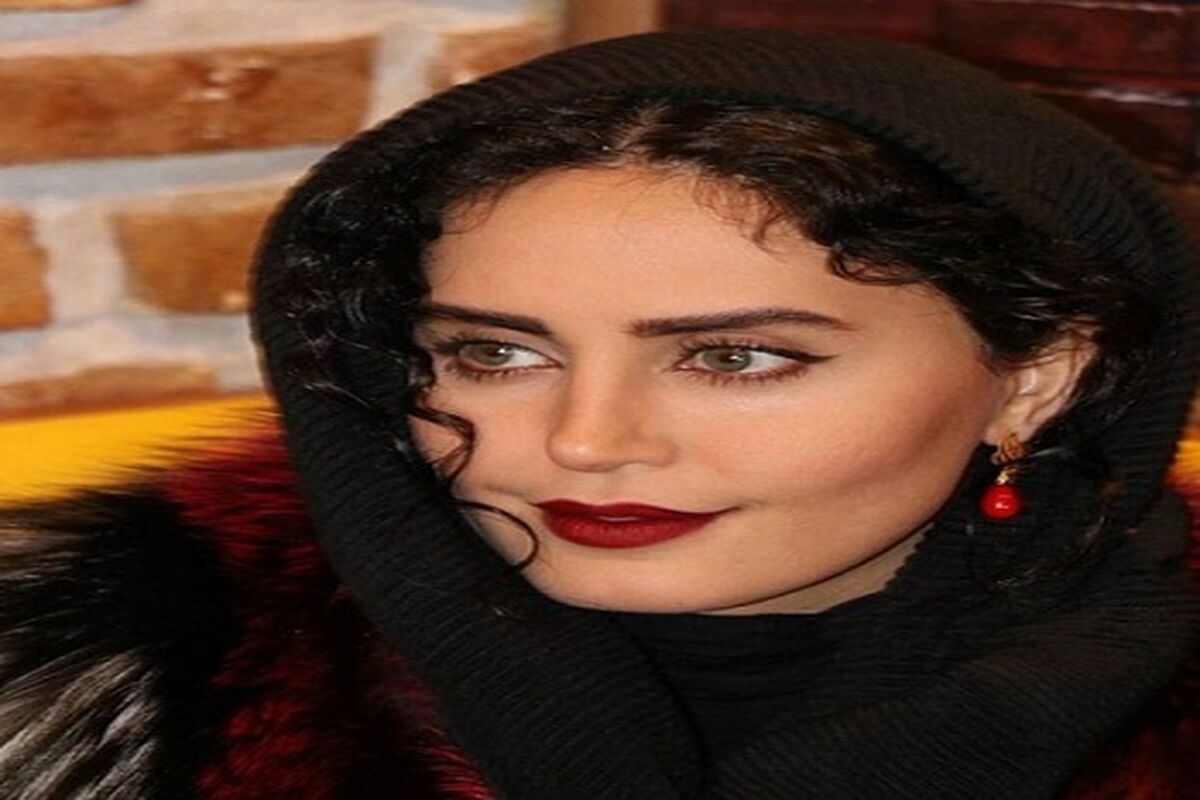 قاب خانوادگی الناز شاکردوست در کنار خواهرش