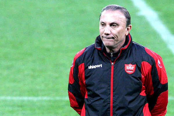 نظرات تند سرمربی سابق پرسپولیس ضد استقلالی‌ها