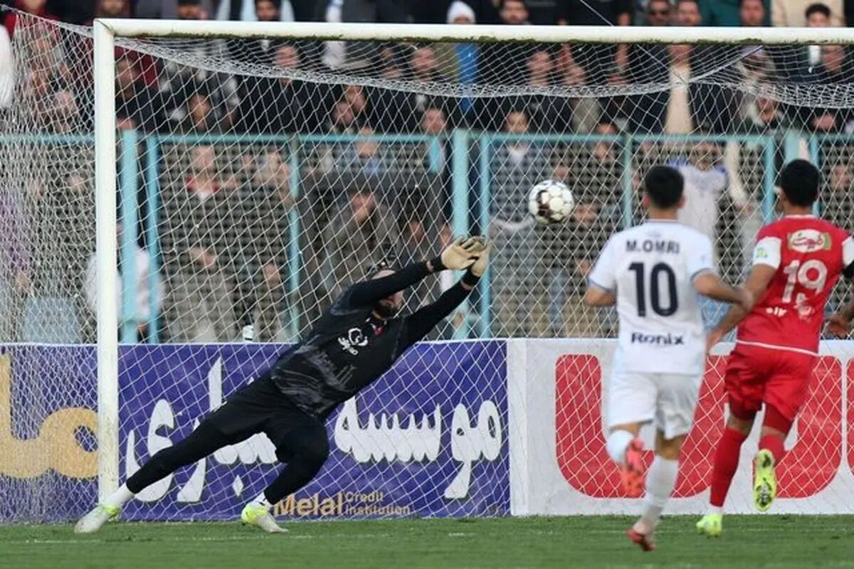 غمناک ترین تبریک فصل فوتبال؛ قهرمانی تراکتور با پیشی گرفتن از پرسپولیس