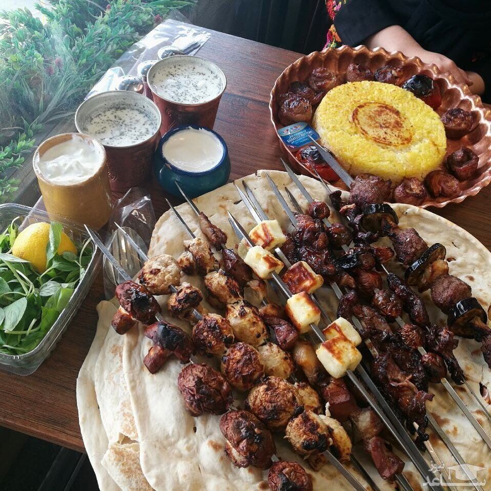 به این دلایل مهم هرگز جگر نیم‌پز نخورید!
